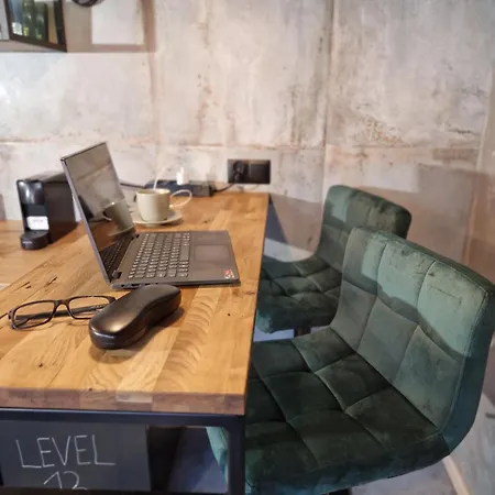Apartment Level 13 *